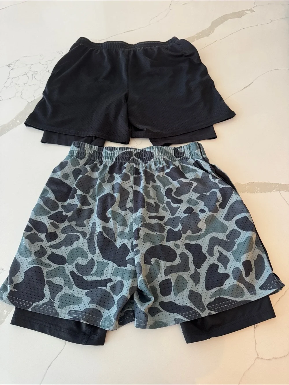 Boys abercrombie kids Black & Blue Camo Performance Shorts size 13/14